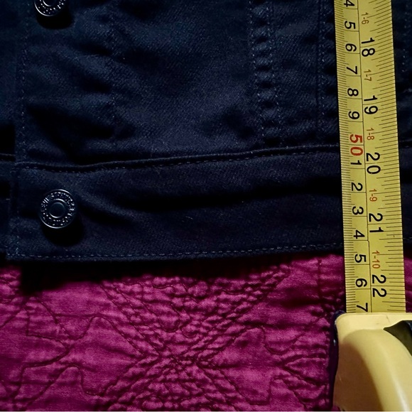 Black Levi’s Denim Trucker Jacket - Picture 6 of 9